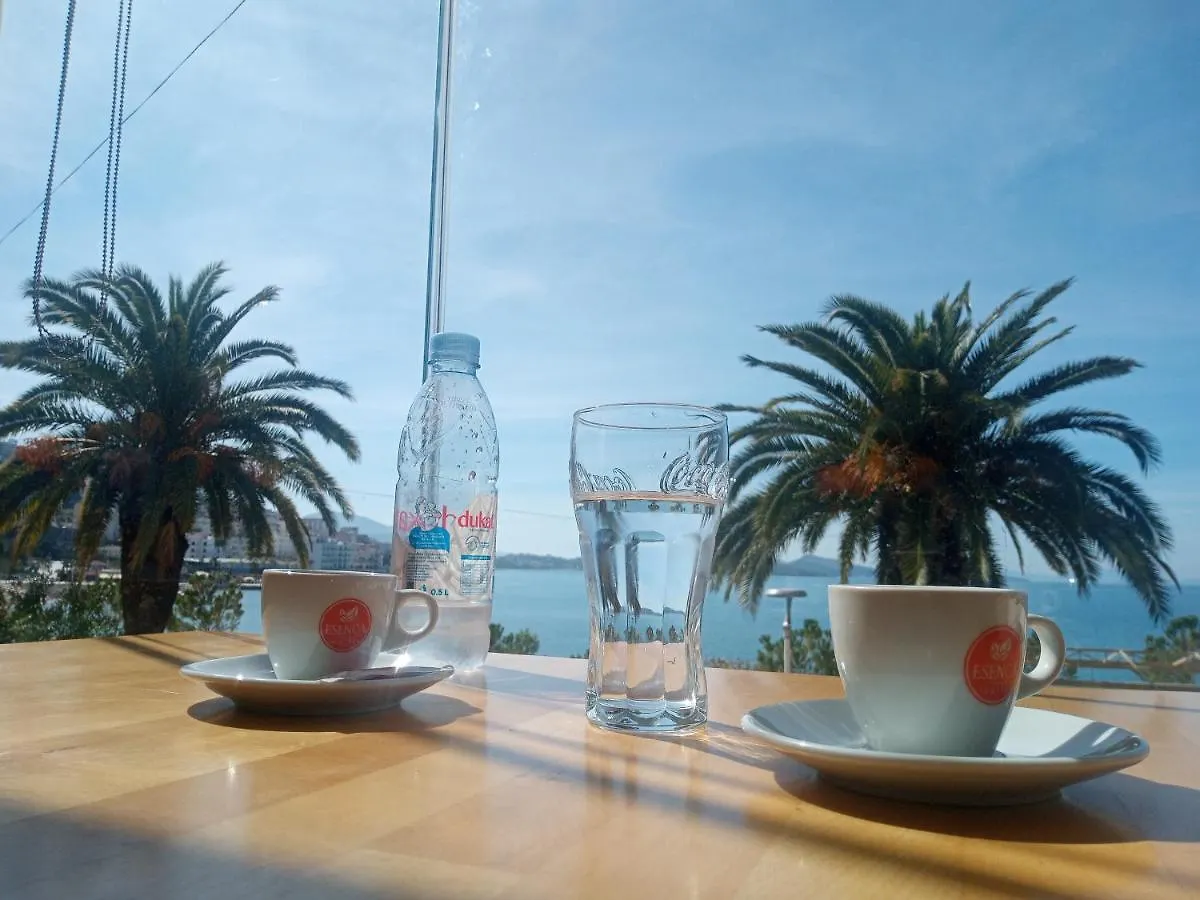 Eli'S Home Sarande 0*,  Albania